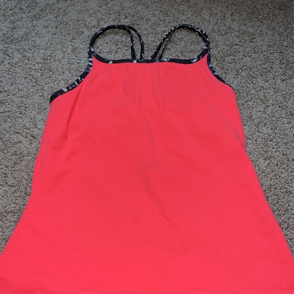 Fabletics workout set. - Picture 2 of 8